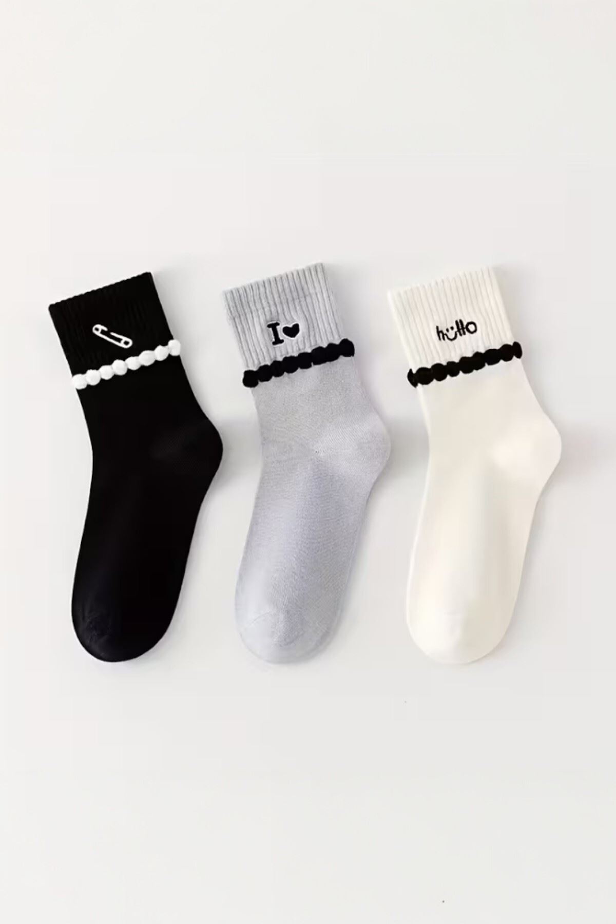 Kadın 5 Çift Premium Kalite Şerit Kabartmalı Ataç Hello Love Desenli Kolej Çorap