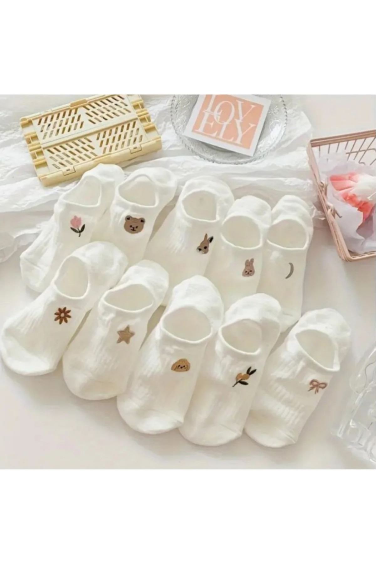 Kadın 10 Çift Premium Çiçek ve Hayvan Desenli Görünmez Babet Çorap Şeker Beyazı