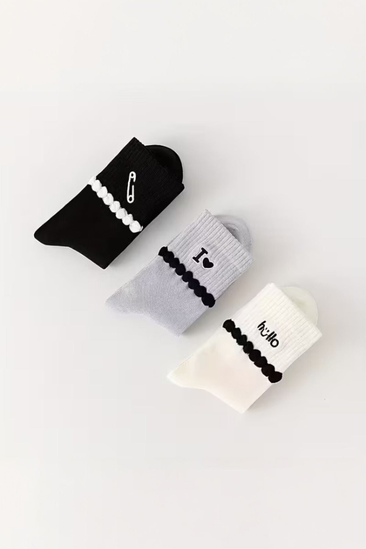 Kadın 5 Çift Premium Kalite Şerit Kabartmalı Ataç Hello Love Desenli Kolej Çorap