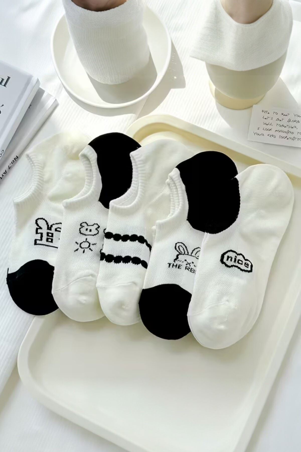 Kadın 5 Çift Premium Karikatür ve Harf Desenli Yüksek Pamuklu Görünmez Babet Çorap