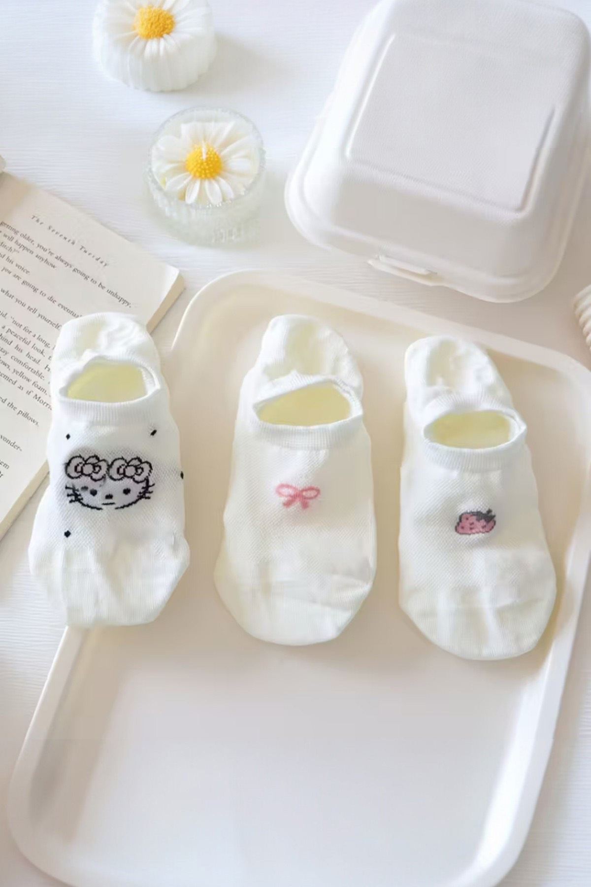 Kadın 5 Çift Yumuşak Nefes Alabilen Karikatür ve Sevimli Kedi Desenli Görünmez Çorap
