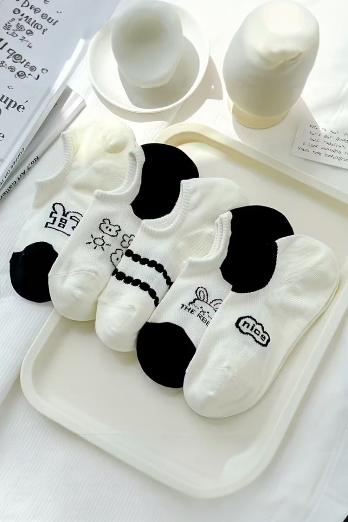Kadın 5 Çift Premium Karikatür ve Harf Desenli Yüksek Pamuklu Görünmez Babet Çorap