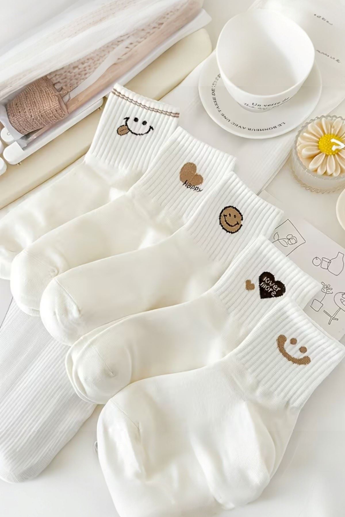 Hitit Socks Kadın 5 Çift Premium Kalite Gülen Surat ve Kalp Desenli Kısa Soket Çorap