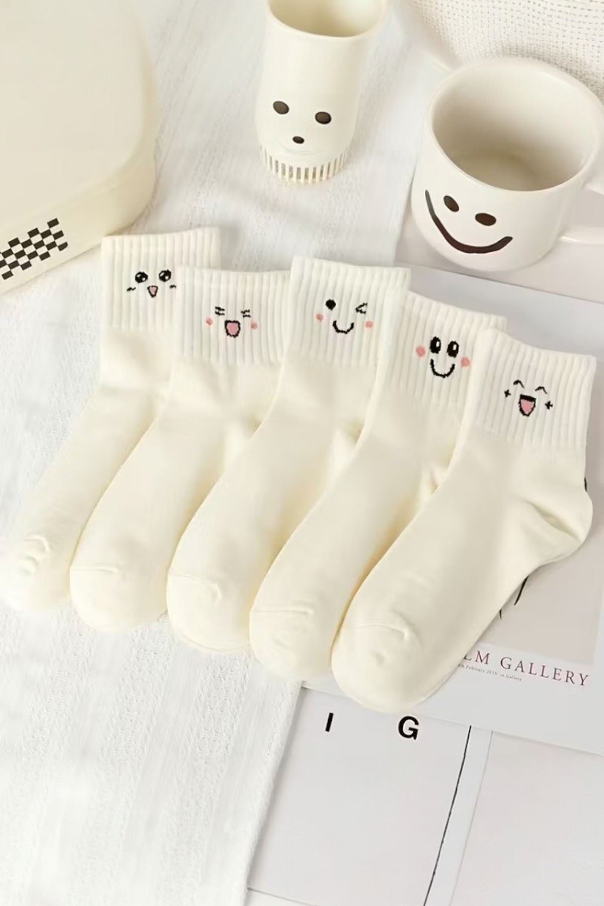 Hitit Socks Kadın 5 Çift Premium Desenli Emojili ve Gülen Suratlı Uzun Konç Soket Çorap 