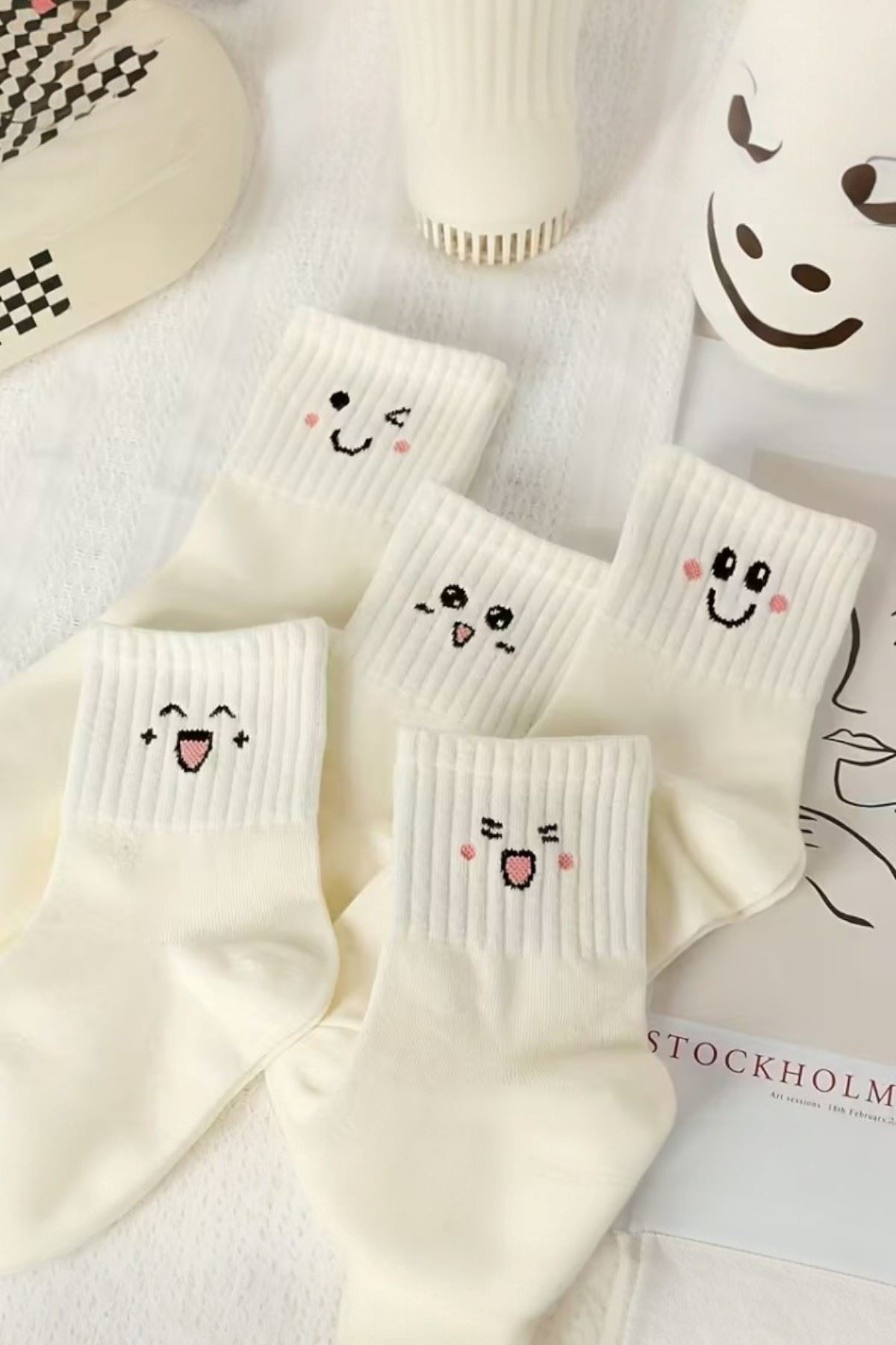 Hitit Socks Kadın 5 Çift Premium Desenli Emojili ve Gülen Suratlı Uzun Konç Soket Çorap 