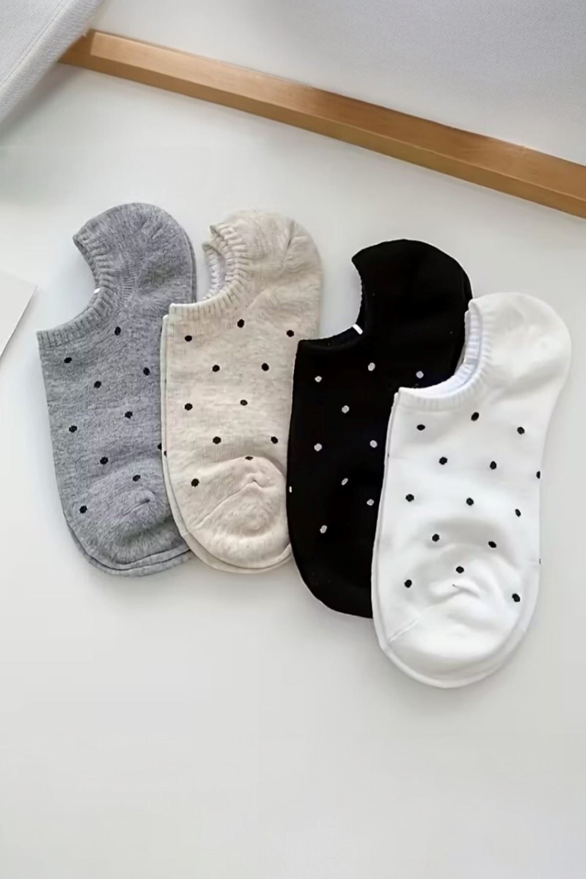 Hitit Socks Kadın 4 Çift Nokta Desenli Yüksek Pamuklu Görünmez Babet Çorap Çok Renkli