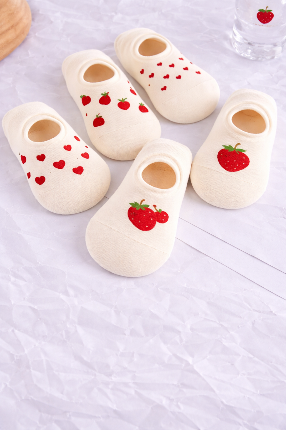 Hitit Socks Kadın5 Çift Çilek ve Kalp Desenli Yüksek Pamuklu Görünmez Babet Çorap Beyaz