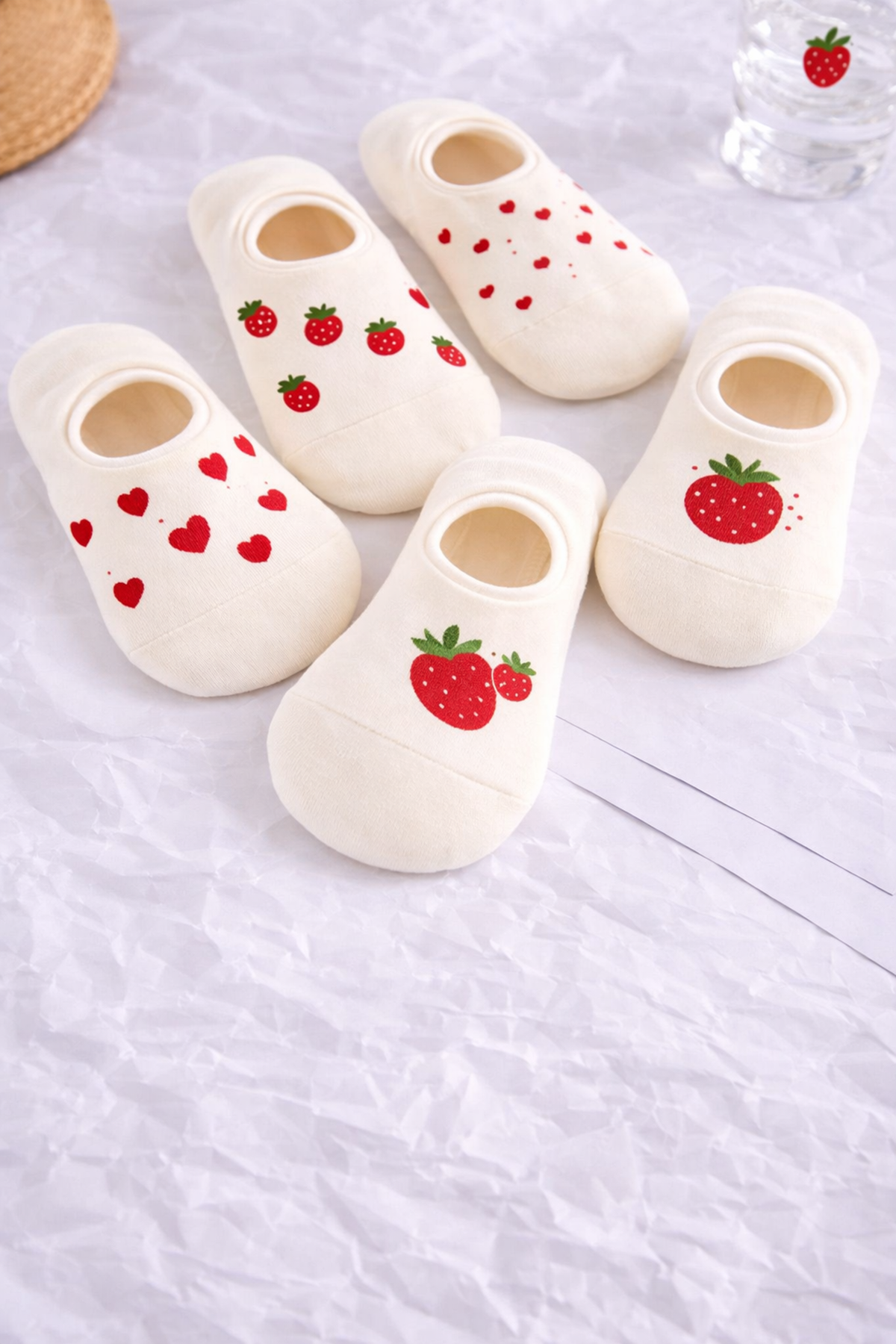 Hitit Socks Kadın5 Çift Çilek ve Kalp Desenli Yüksek Pamuklu Görünmez Babet Çorap Beyaz