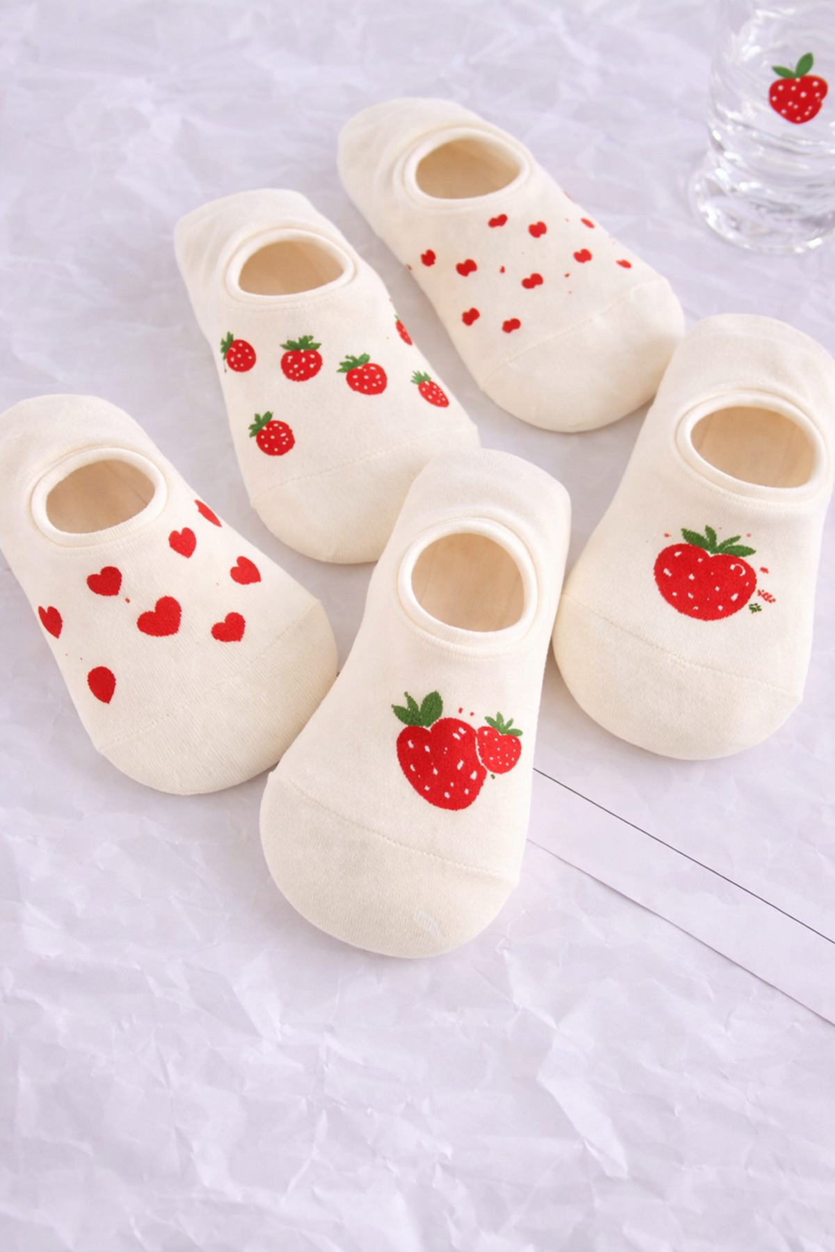 Hitit Socks Kadın5 Çift Çilek ve Kalp Desenli Yüksek Pamuklu Görünmez Babet Çorap Beyaz