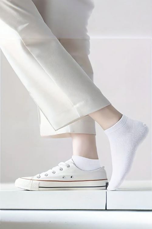 Kadın 10 Çift Premium Kalite Yüksek Pamuklu Nefes Alan Patik Çorap Siyah-Beyaz