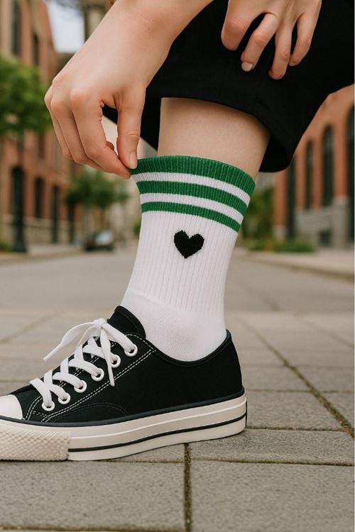 Kadın 5 Çift Premium Kalite Çizgili Kalp İşlemeli Tenis Soket