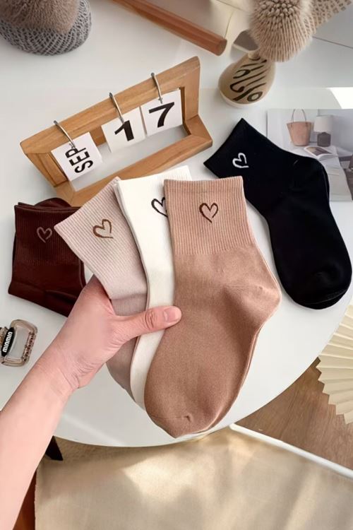Kadın 5 Çift Premium Kalite Mini Kalp Desenli Günlük Kullanım Sevimli Kolej Çorabı