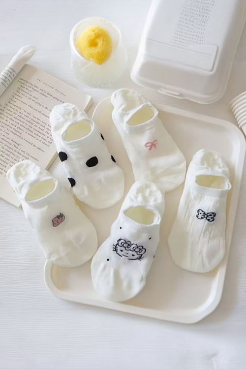Kadın 5 Çift Yumuşak Nefes Alabilen Karikatür ve Sevimli Kedi Desenli Görünmez Çorap
