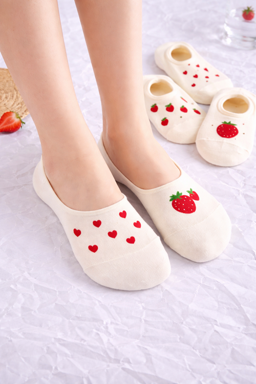 Hitit Socks Kadın5 Çift Çilek ve Kalp Desenli Yüksek Pamuklu Görünmez Babet Çorap Beyaz
